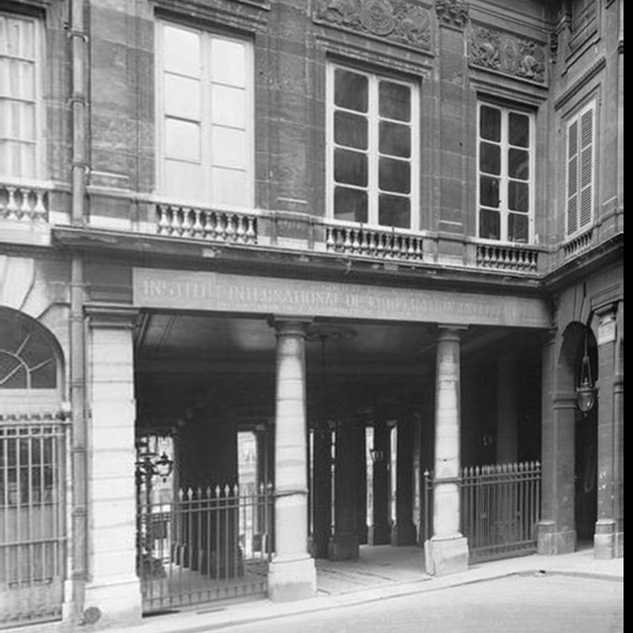 Photo de Domaine du Palais-Royal ancien Palais Cardinal, comprenant Conseil dEtat, Conseil Constitutionnel, Ministère de la Culture, théâtre de la Comédie Française