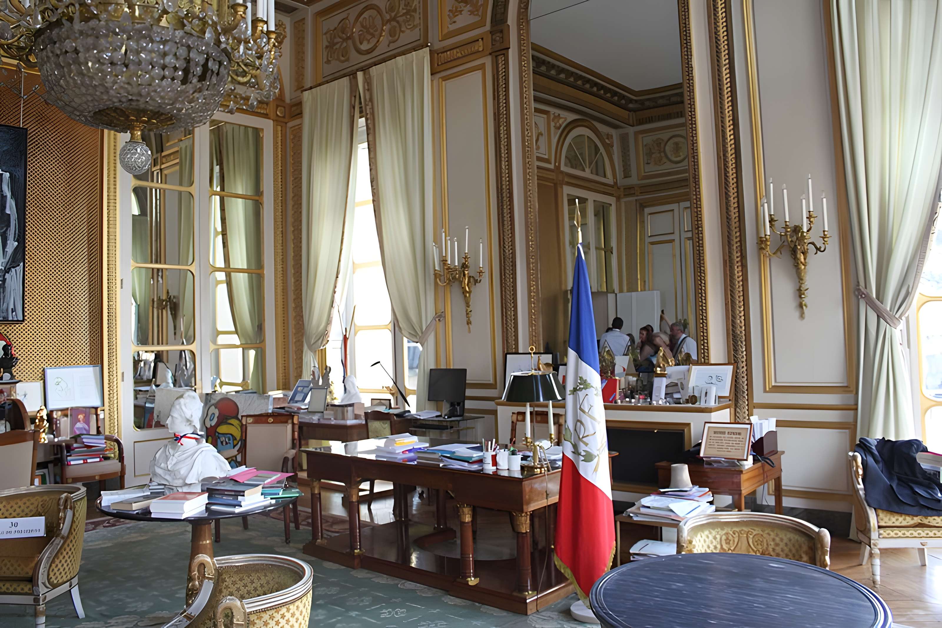 Domaine du Palais-Royal (ancien Palais Cardinal), comprenant Conseil d'Etat, Conseil Constitutionnel, Ministère de la Culture, théâtre de la Comédie Française