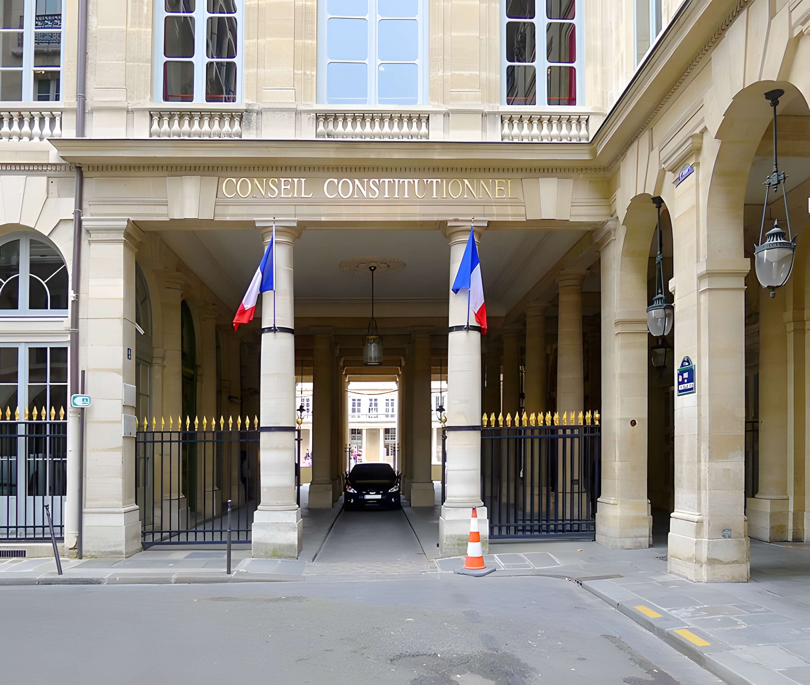 Domaine du Palais-Royal (ancien Palais Cardinal), comprenant Conseil d'Etat, Conseil Constitutionnel, Ministère de la Culture, théâtre de la Comédie Française