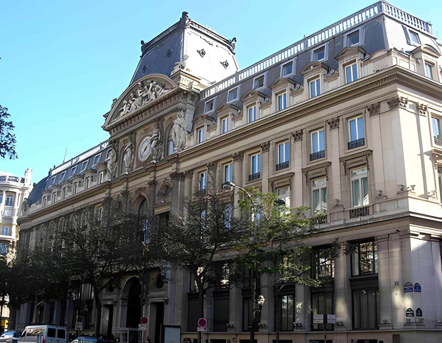 Siège central du Crédit lyonnais à Paris 