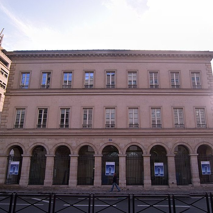 Photo de Pavillons de lancienne douane et de la Barrière deau
