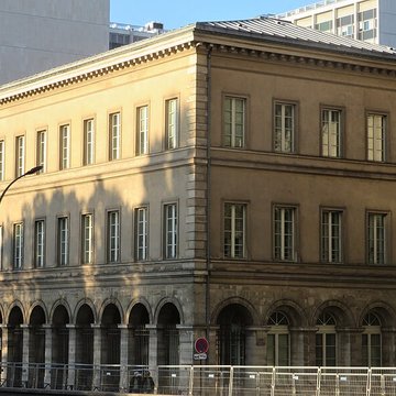 Pavillons de lancienne douane et de la Barrière deau