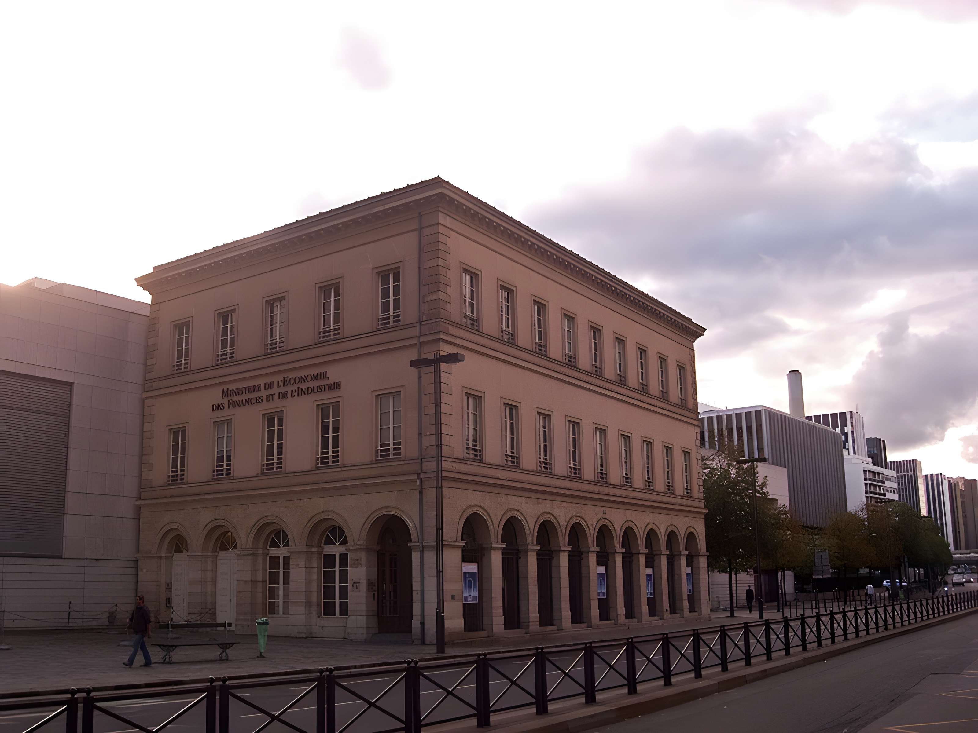 Pavillons de l'ancienne douane et de la Barrière d'eau