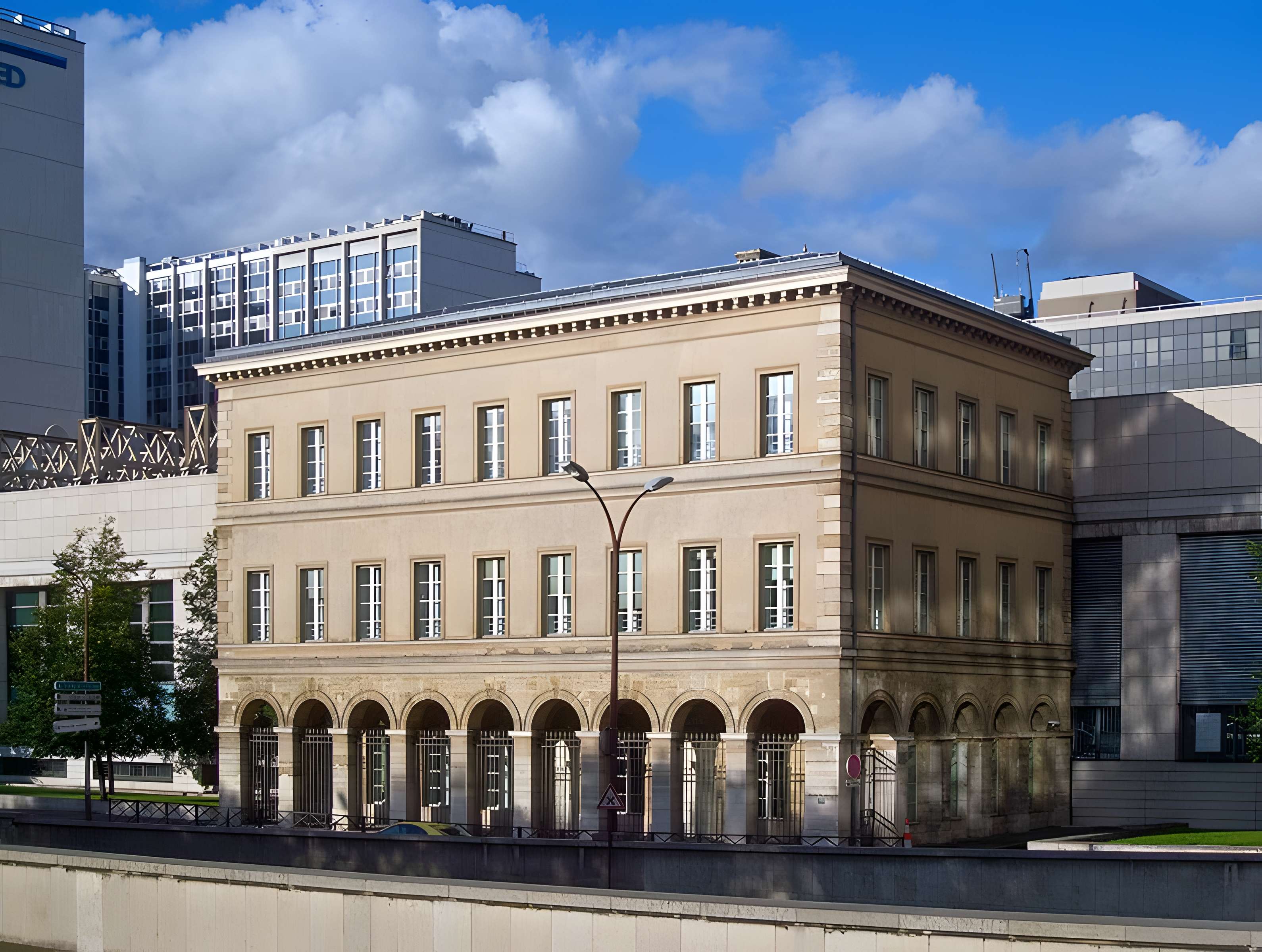 Pavillons de l'ancienne douane et de la Barrière d'eau