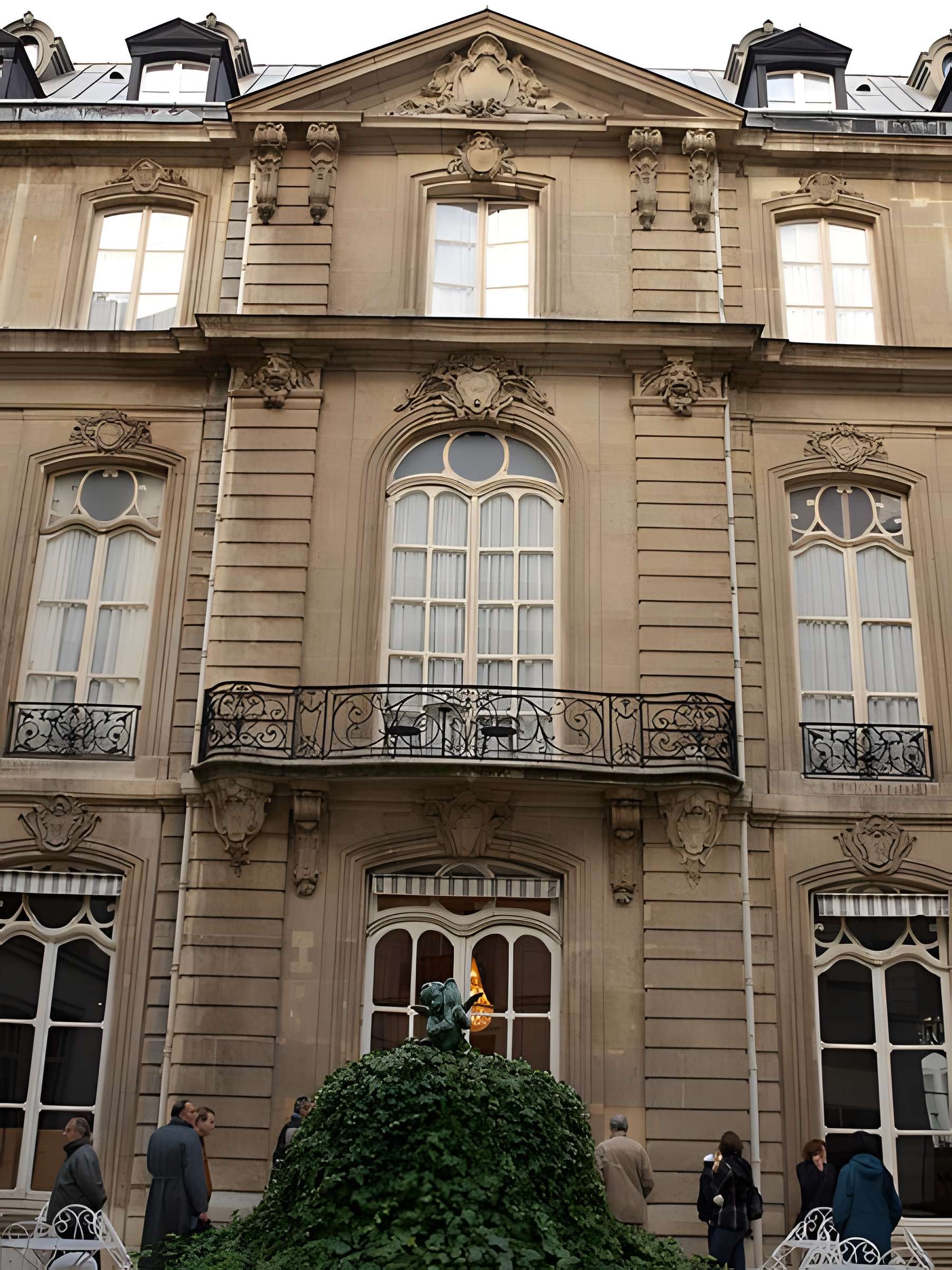 Hôtel Baudard de Saint-James à Paris