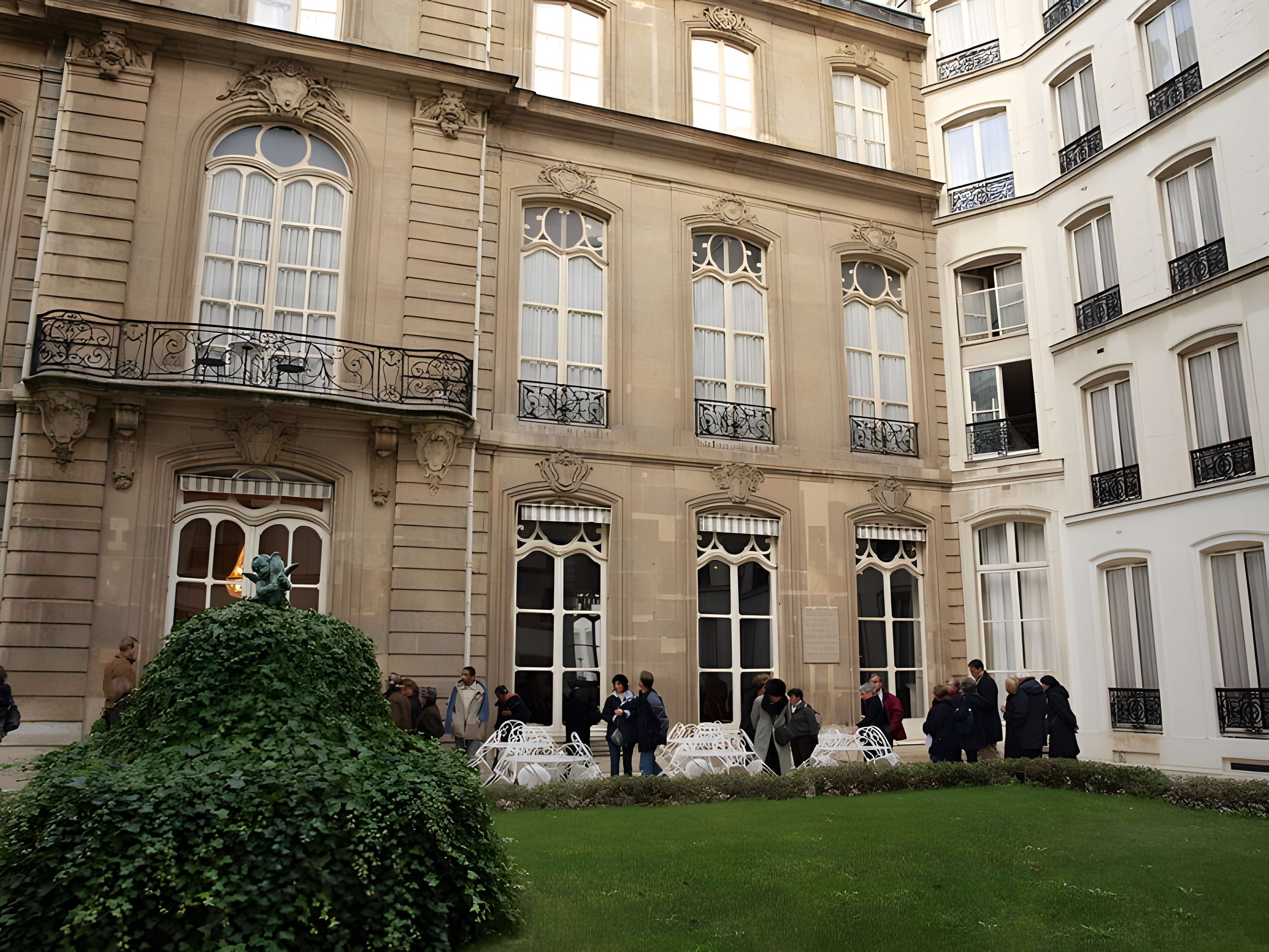 Hôtel Baudard de Saint-James à Paris