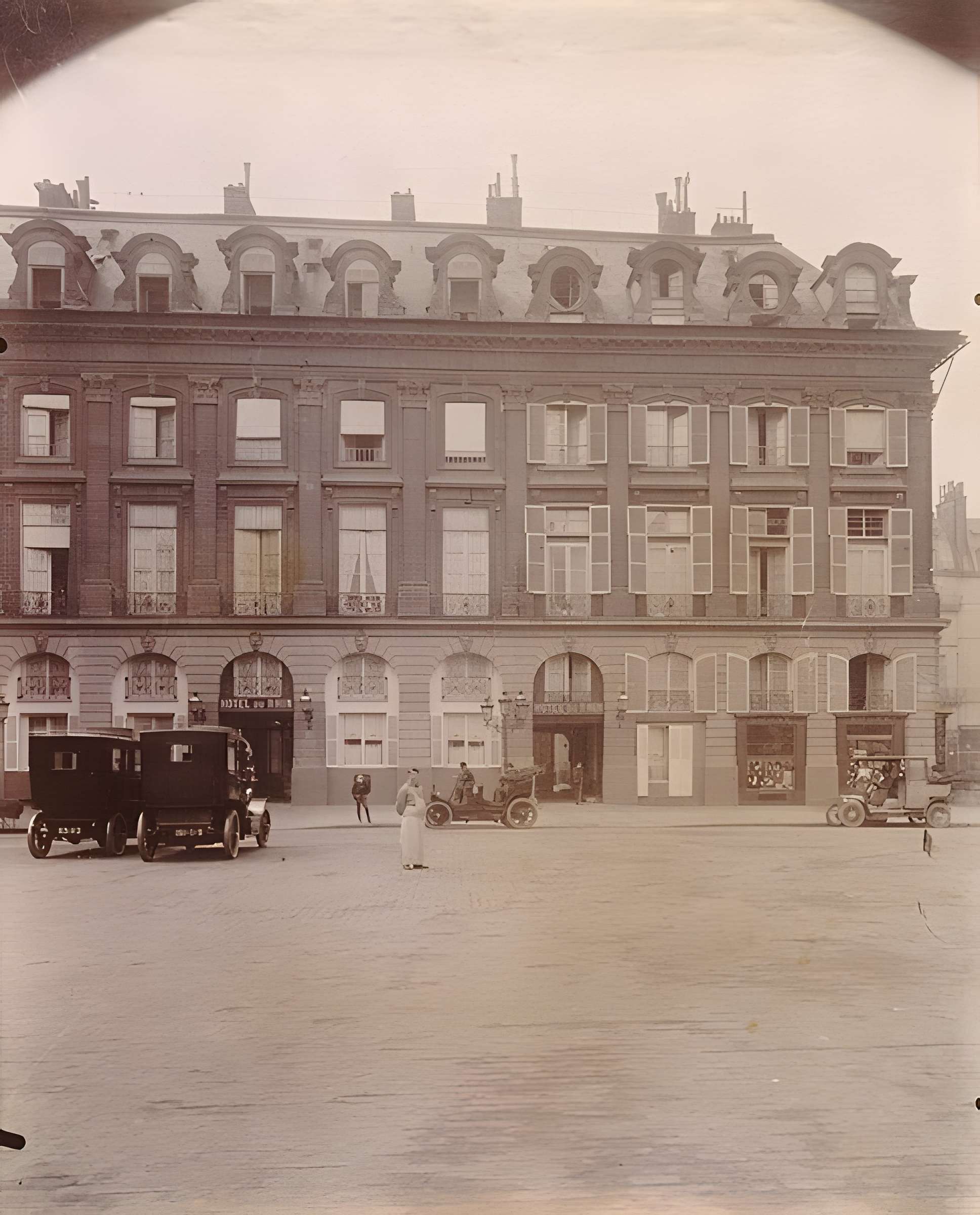 Anciens hôtels Marquet de Bourgade, Heuzé de Vologer et Thibert des Martrais