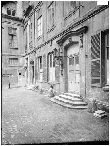 Ancien hôtel Le Charron ou de Vitry à Paris