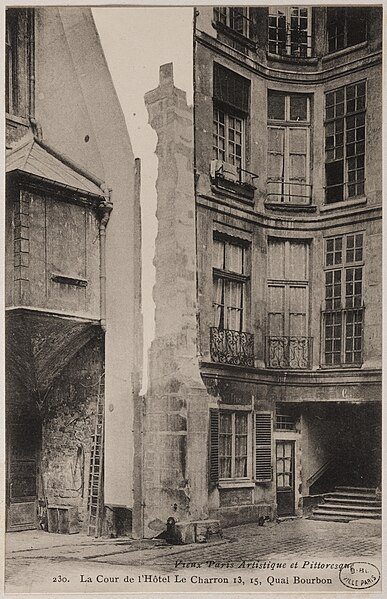 Ancien hôtel Le Charron ou de Vitry à Paris
