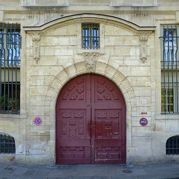 Ancien hôtel Le Charron ou de Vitry à Paris