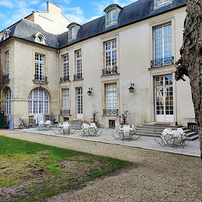 Photo de Ancien Hôtel de Marle dit aussi Hôtel de Noirmoutier