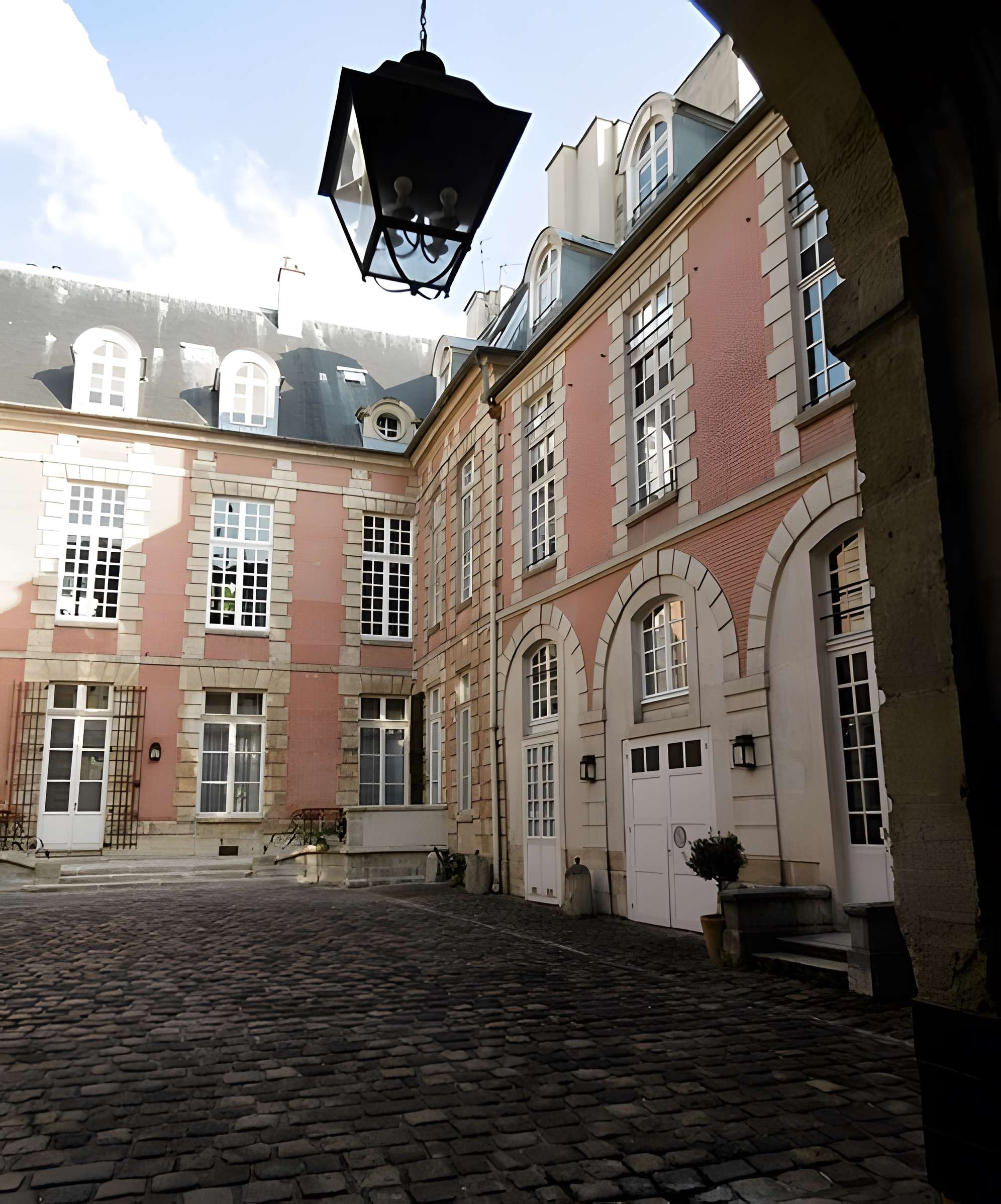 Hôtel Mégret de Sérilly - Paris 3éme