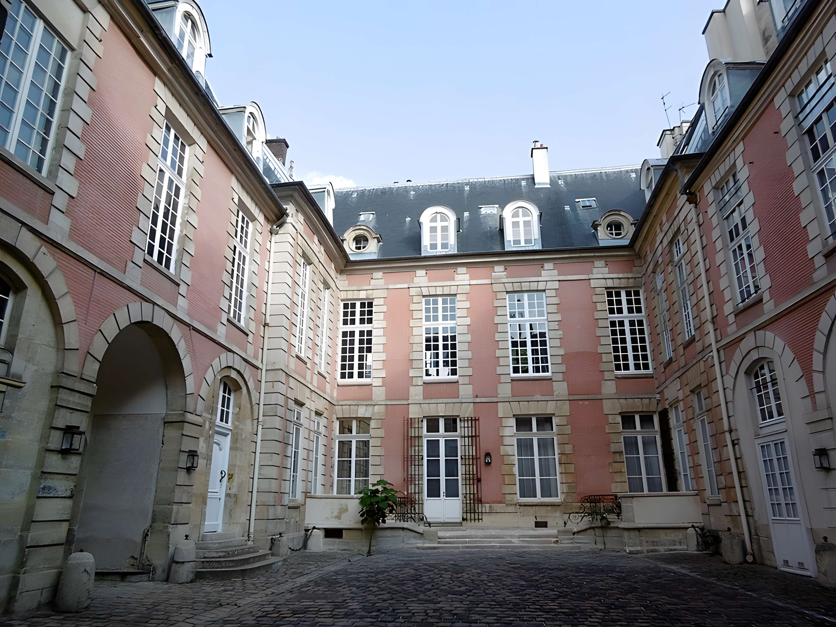 Hôtel Mégret de Sérilly - Paris 3éme
