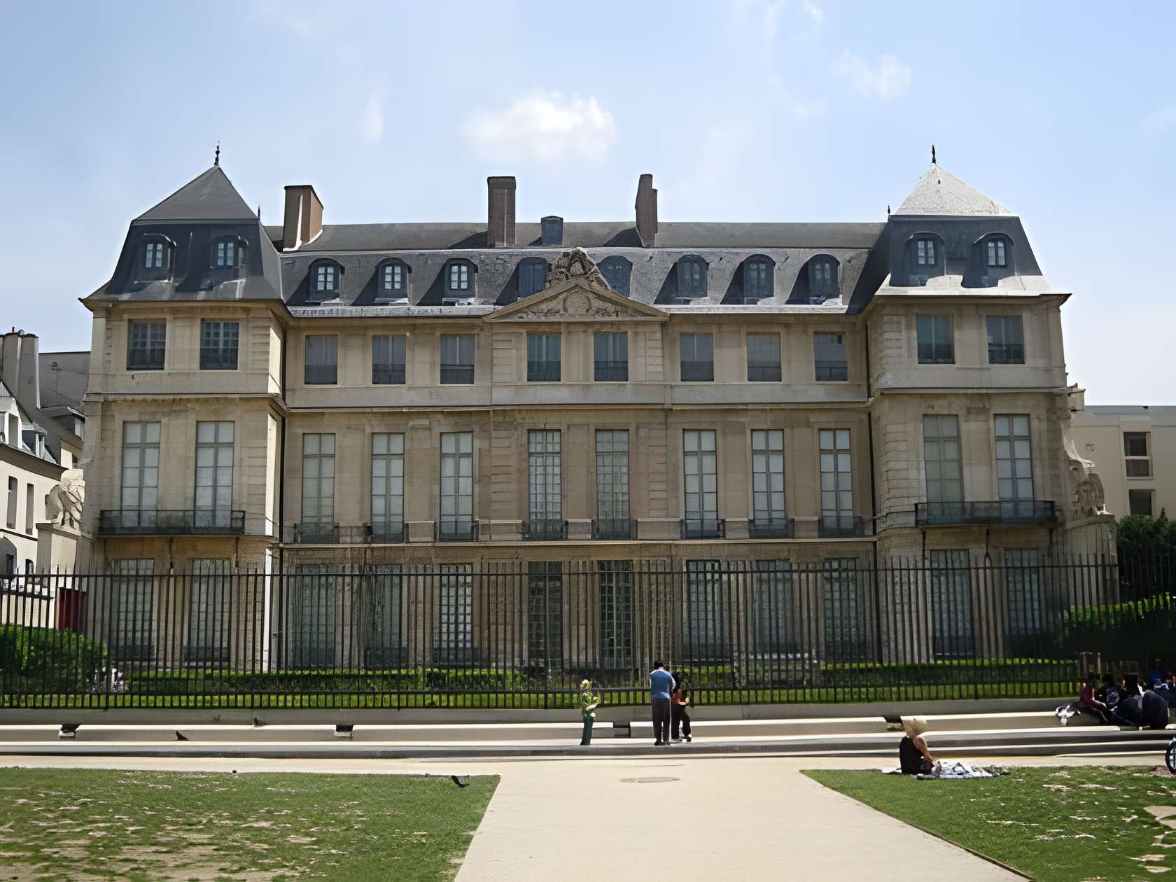Hôtel Salé (ex Hôtel Aubert de Fontenay) - Paris 3éme . Côté jardin