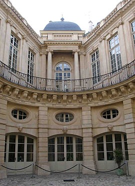 Photo de Hôtel de Beauvais à Paris