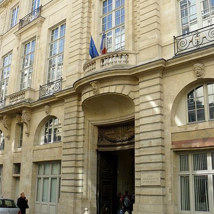 Photo de Hôtel de Beauvais, actuellement Cour Administrative dAppel de Paris