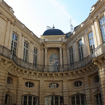 Hôtel de Beauvais, actuellement Cour Administrative dAppel de Paris