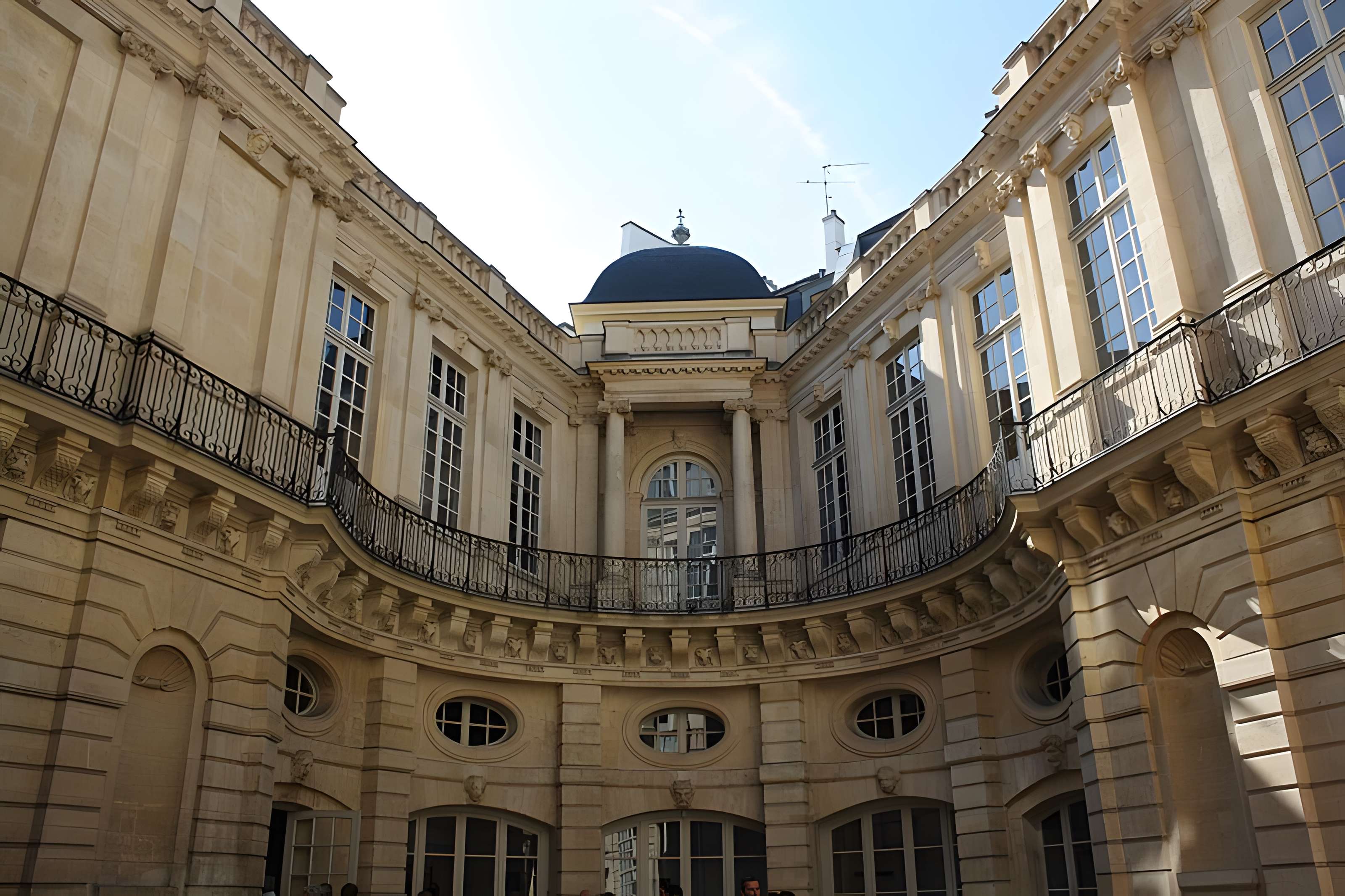 Hôtel de Beauvais, actuellement Cour Administrative d'Appel de Paris