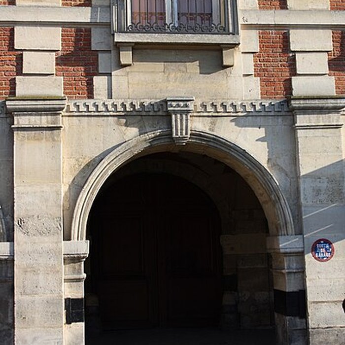 Photo de Hôtel de Clermont-Tonnerre, place des Vosges à Paris