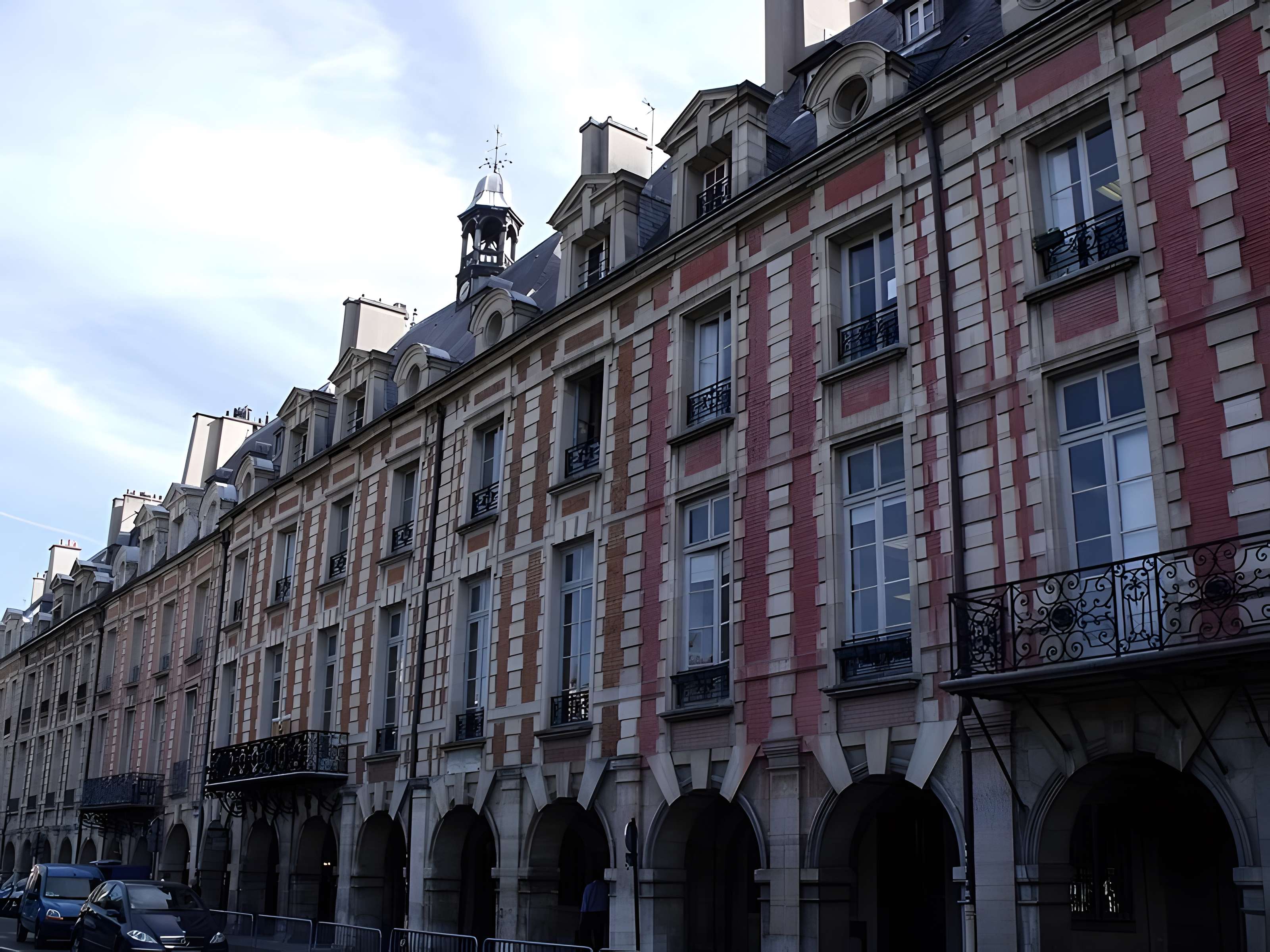Hôtel de Ribault ou de Langres  (voir aussi : Synagogue, 21 rue des Tournelles)