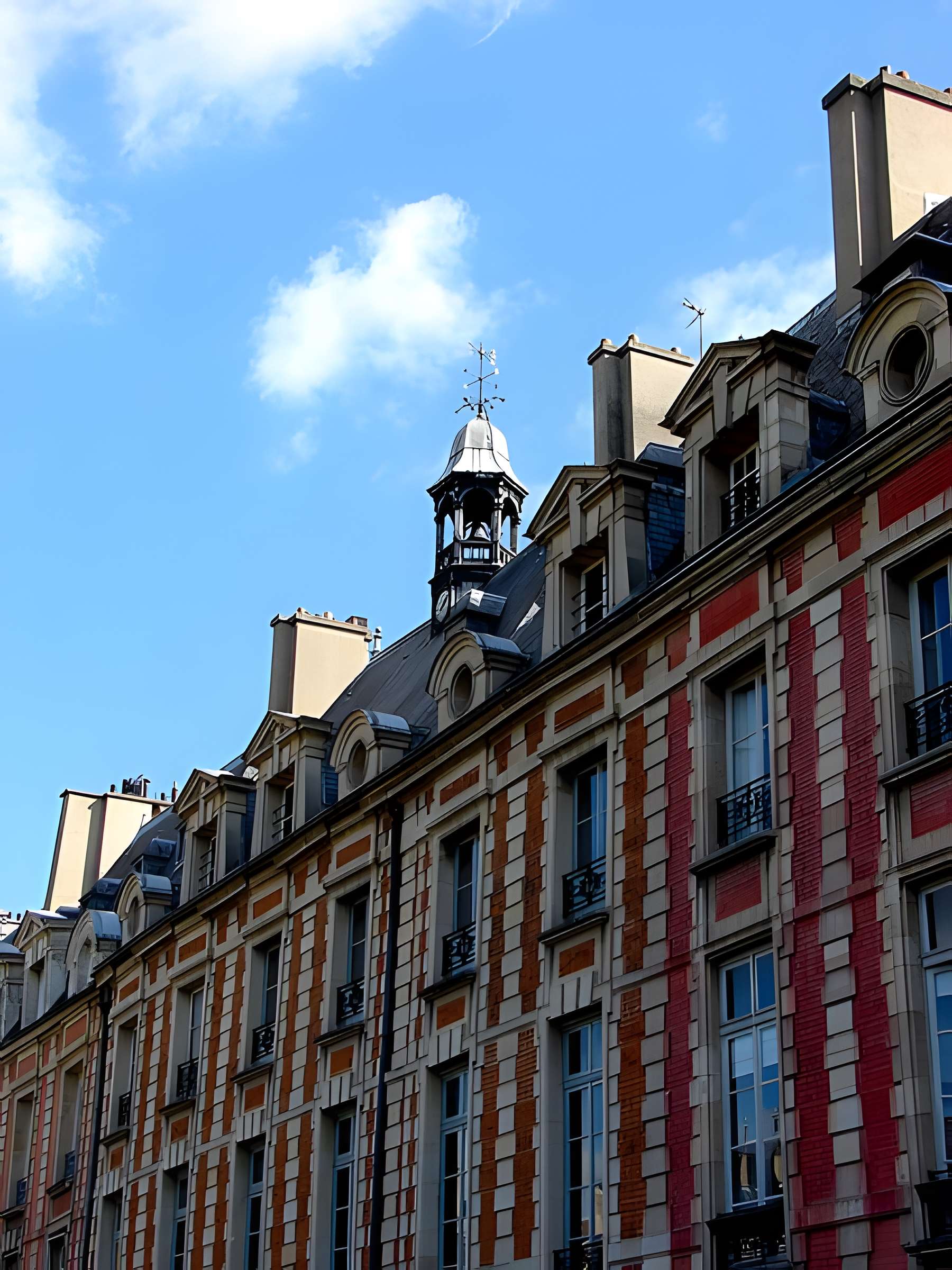 Hôtel de Ribault ou de Langres  (voir aussi : Synagogue, 21 rue des Tournelles)