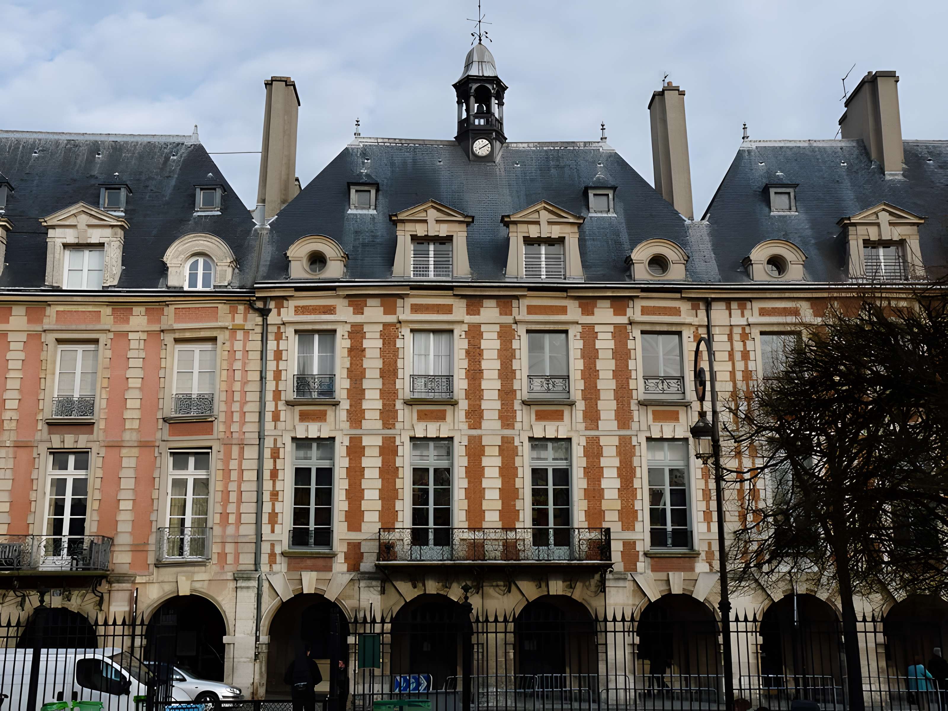 Hôtel de Ribault ou de Langres  (voir aussi : Synagogue, 21 rue des Tournelles)