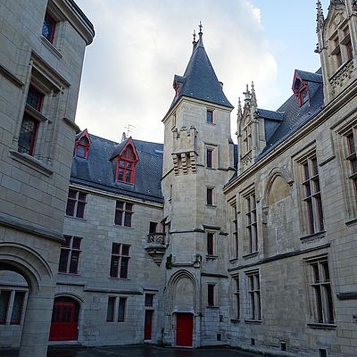 Photo de Hôtel des archevêques de Sens à Paris