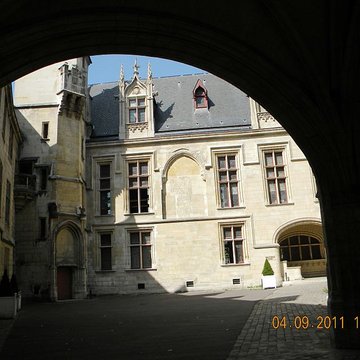 Hôtel des archevêques de Sens à Paris