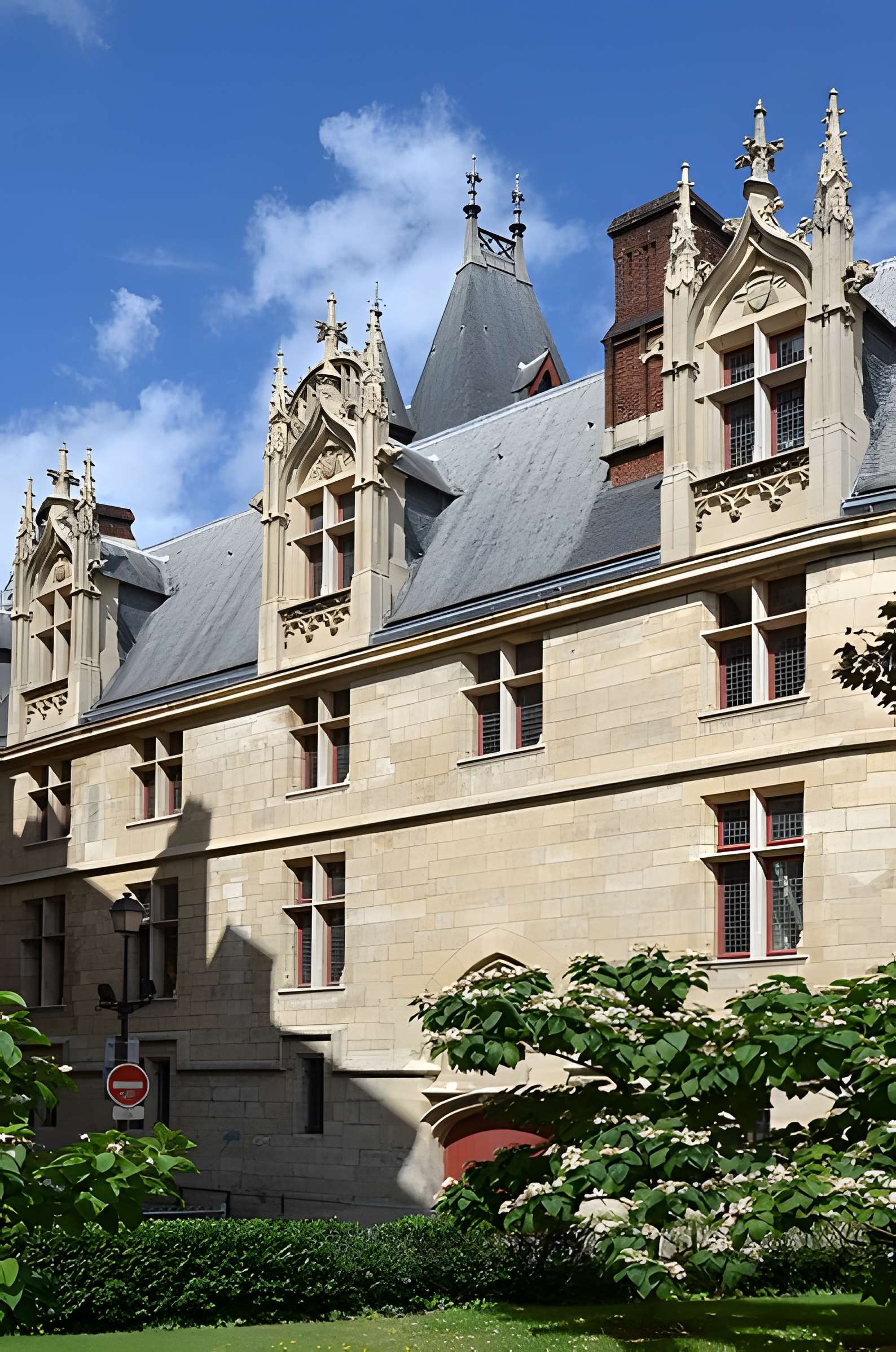Hôtel des archevêques de Sens à Paris
