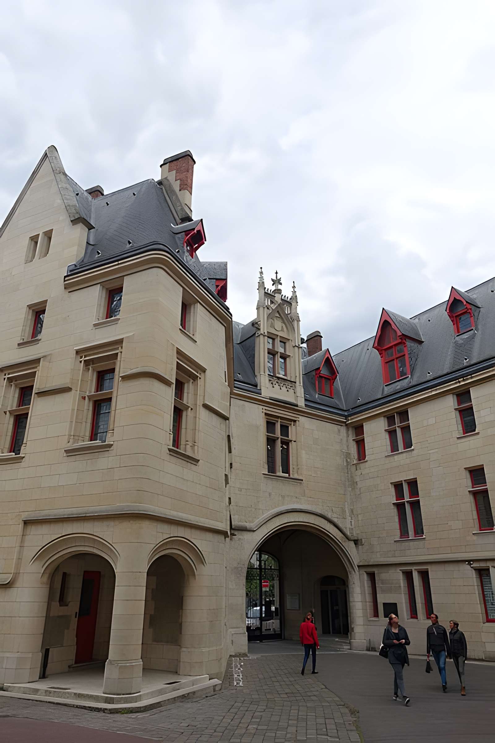 Hôtel des archevêques de Sens à Paris