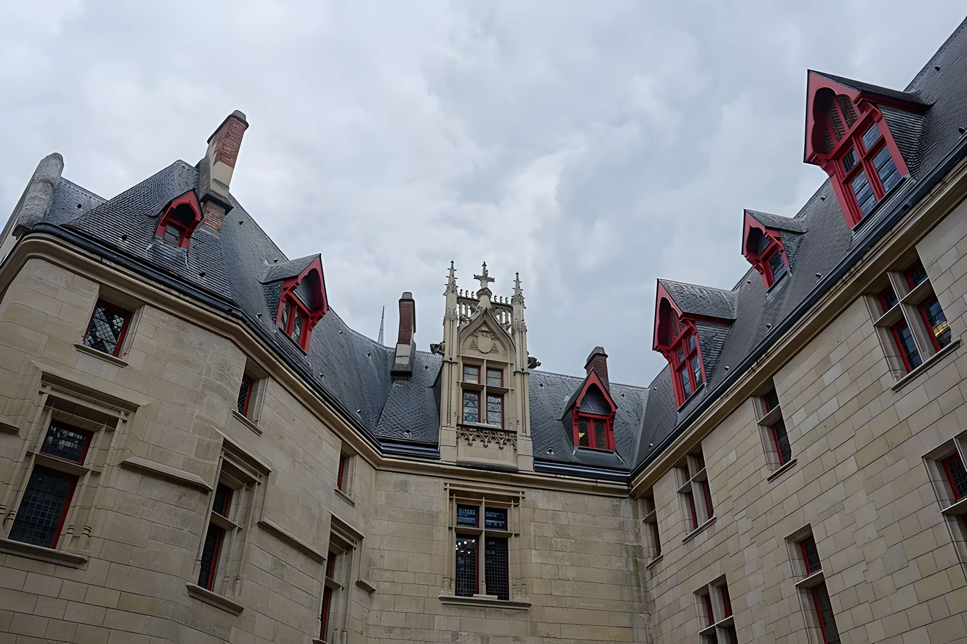 Hôtel des archevêques de Sens à Paris