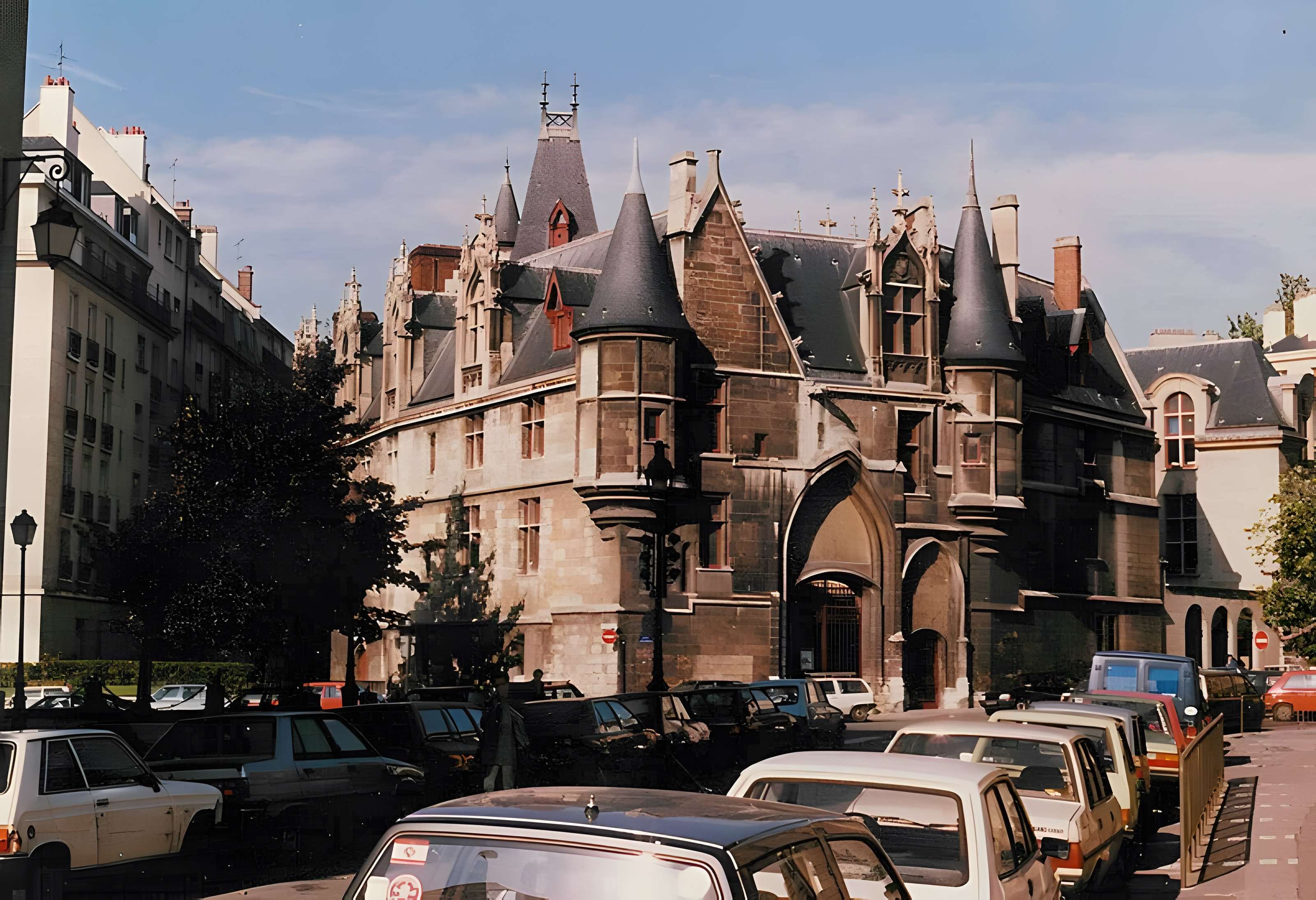 Hôtel des archevêques de Sens à Paris