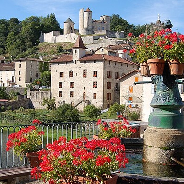 Photo de Château de Laroque à Laroquebrou