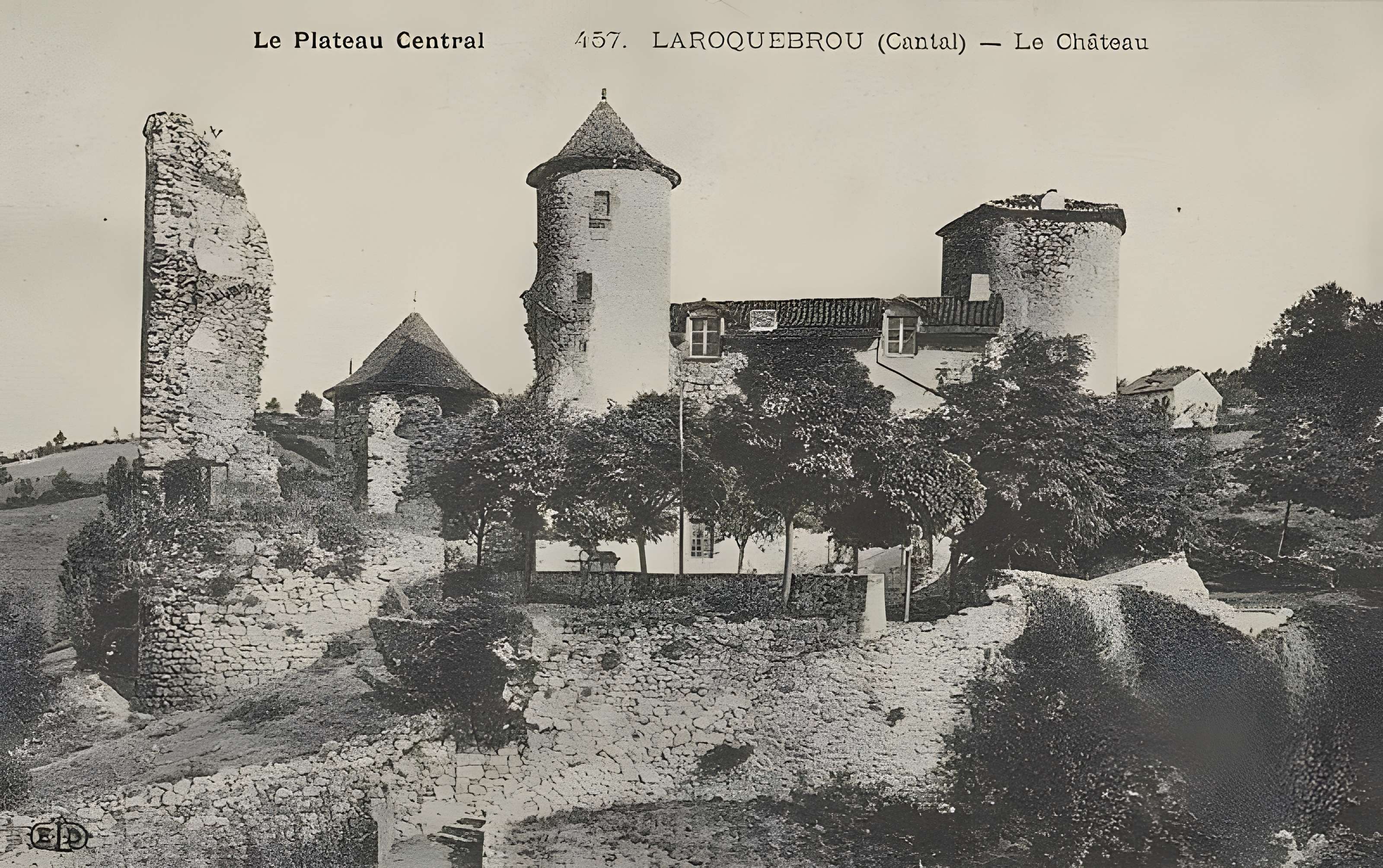 Château de Laroque à Laroquebrou