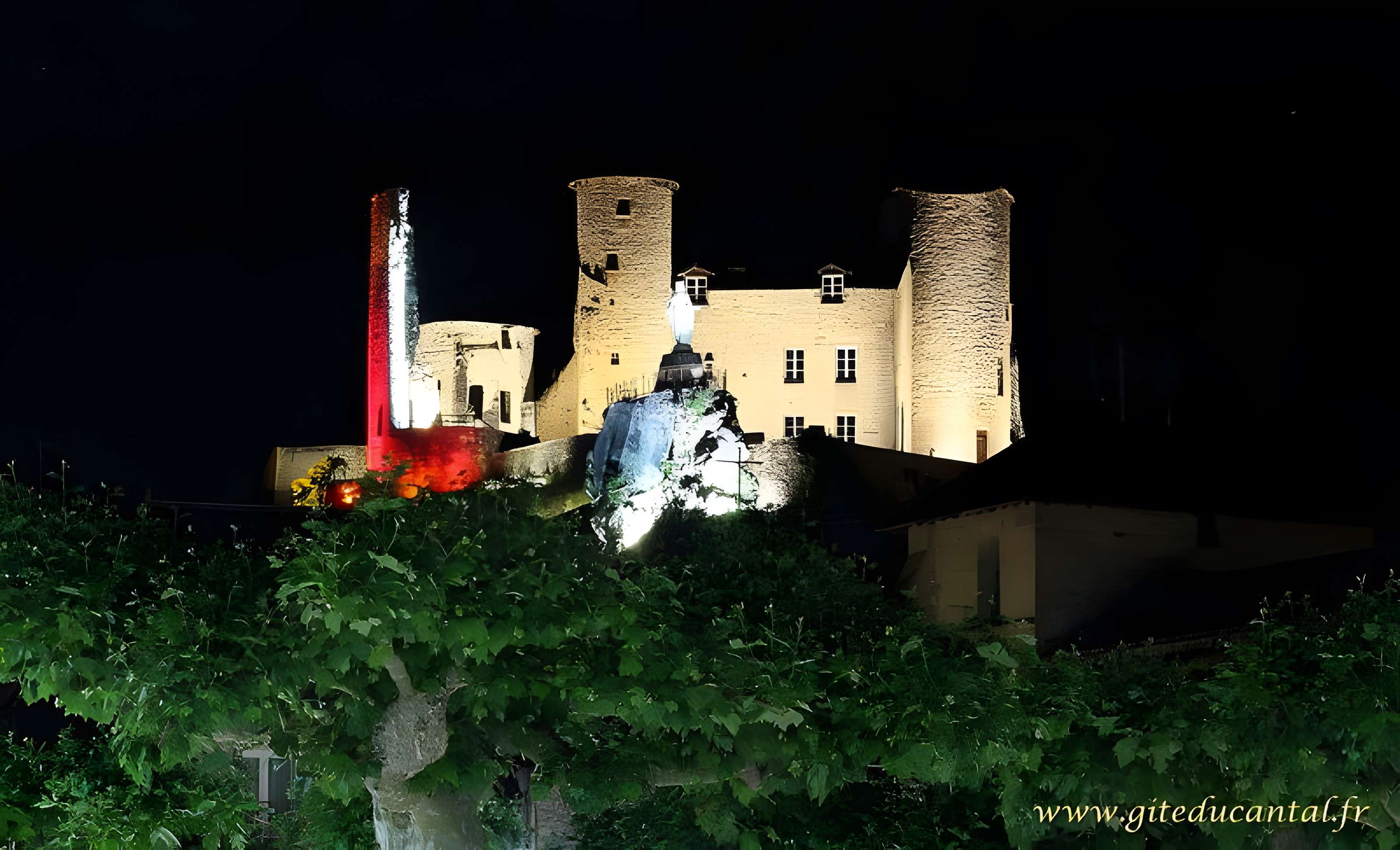 Château de Laroque à Laroquebrou