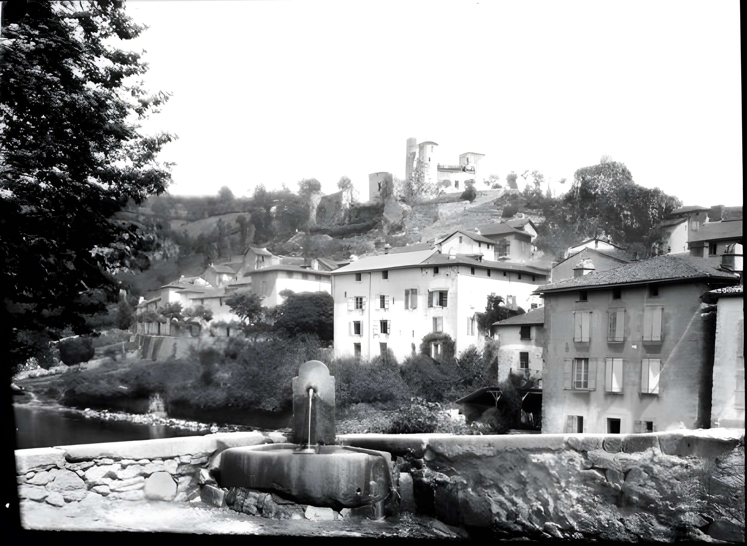 Château de Laroque à Laroquebrou