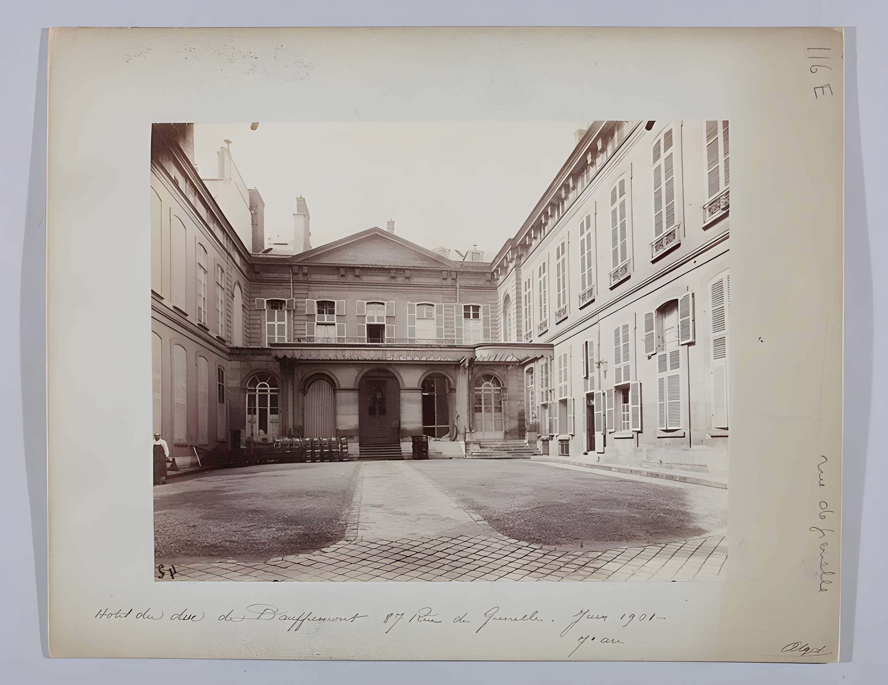 Hôtel de Beauffremont - Paris 7ème