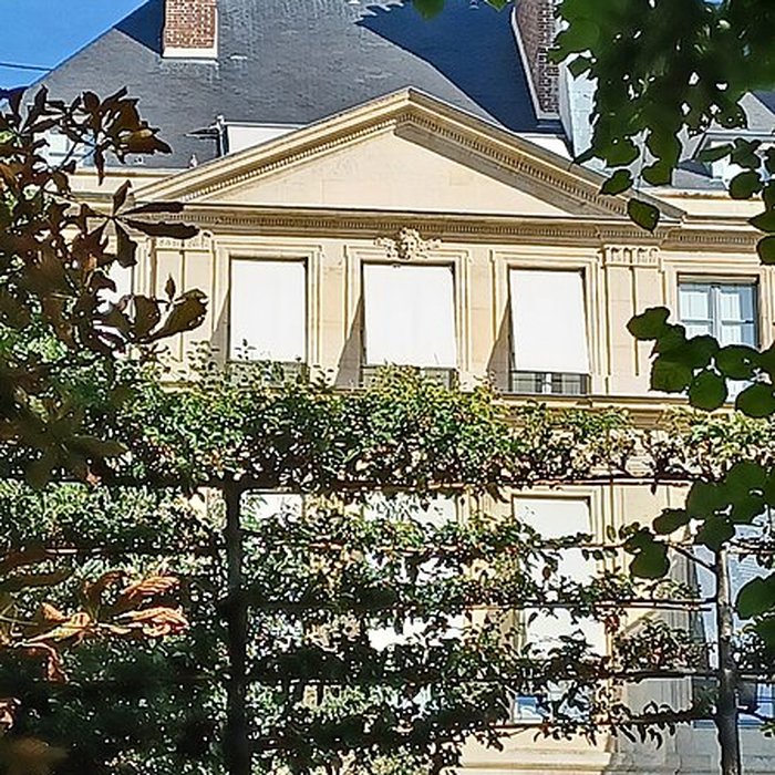 Photo de Hôtel de Clermont-Tonnerre, Rue du Bac à Paris