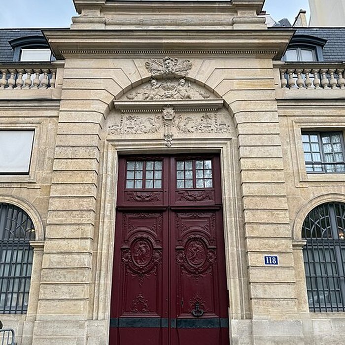 Photo de Hôtel de Clermont-Tonnerre, Rue du Bac à Paris