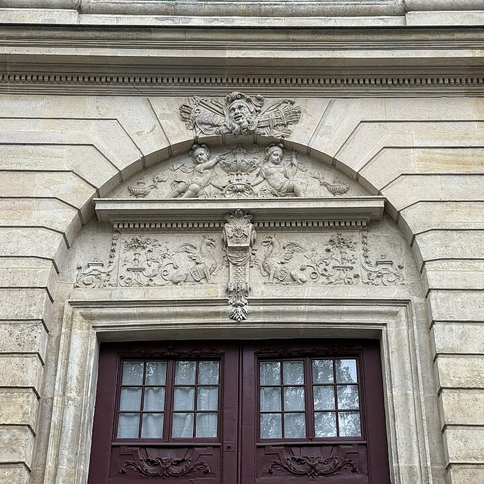 Photo de Hôtel de Clermont-Tonnerre, Rue du Bac à Paris