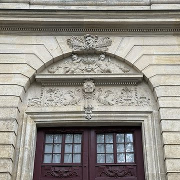 Hôtel de Clermont-Tonnerre, Rue du Bac à Paris