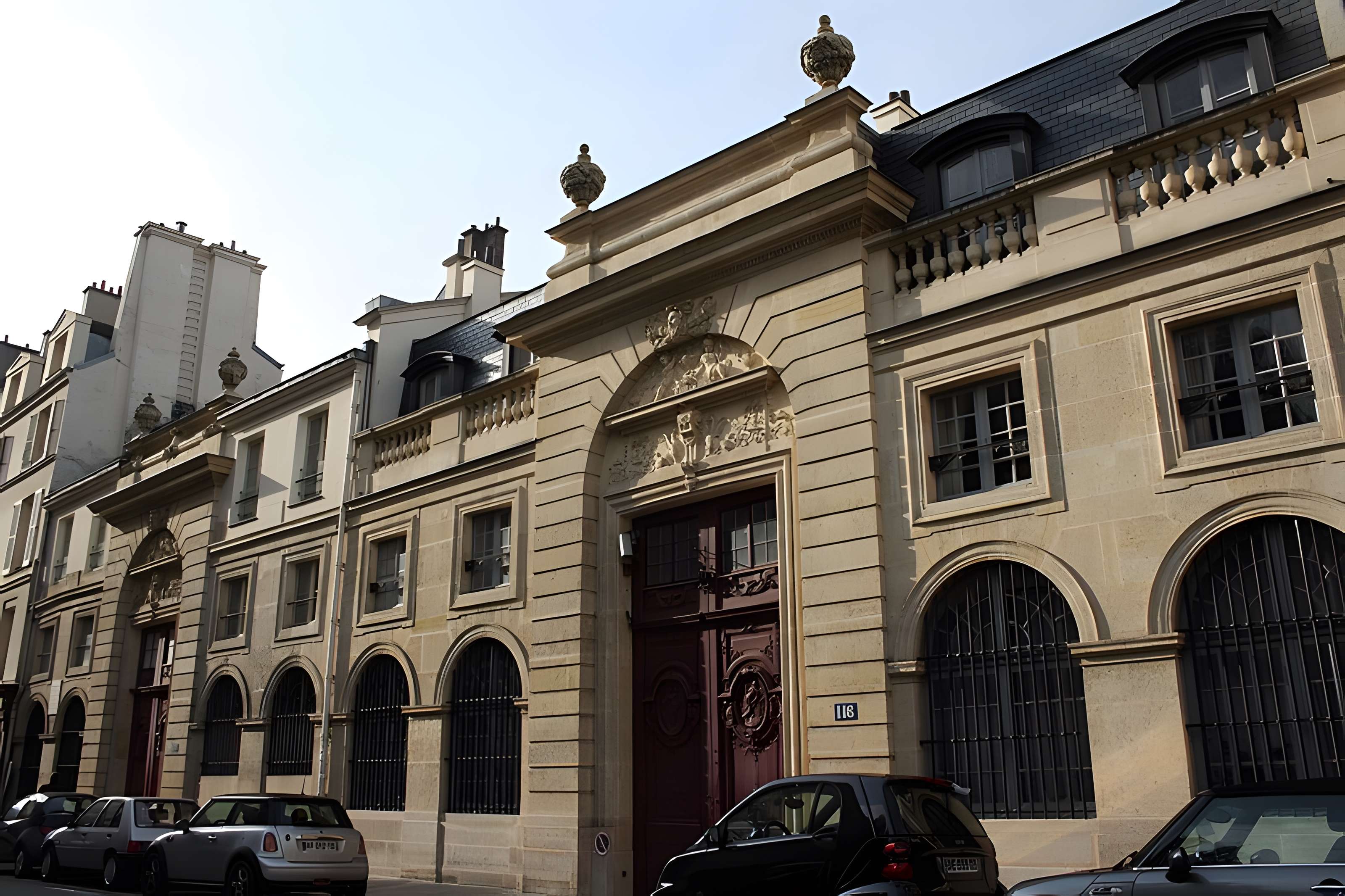 Hôtel de Clermont-Tonnerre, Rue du Bac à Paris