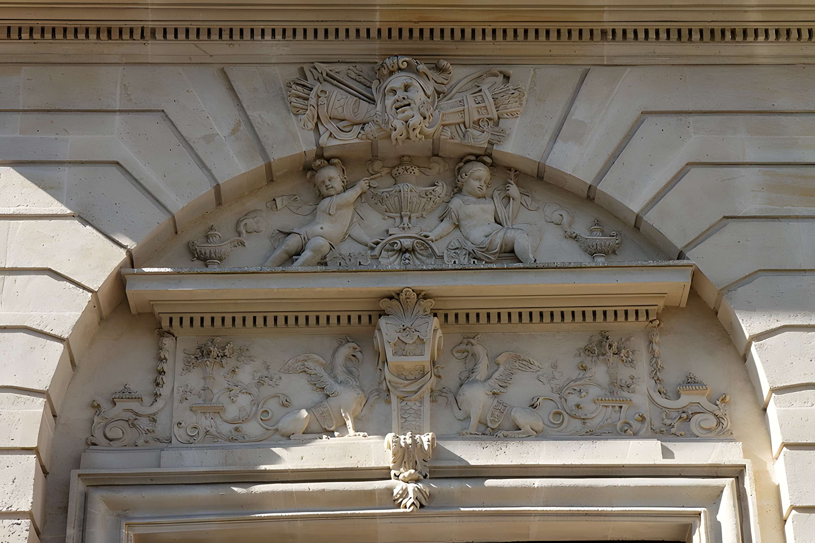 Hôtel de Clermont-Tonnerre, Rue du Bac à Paris