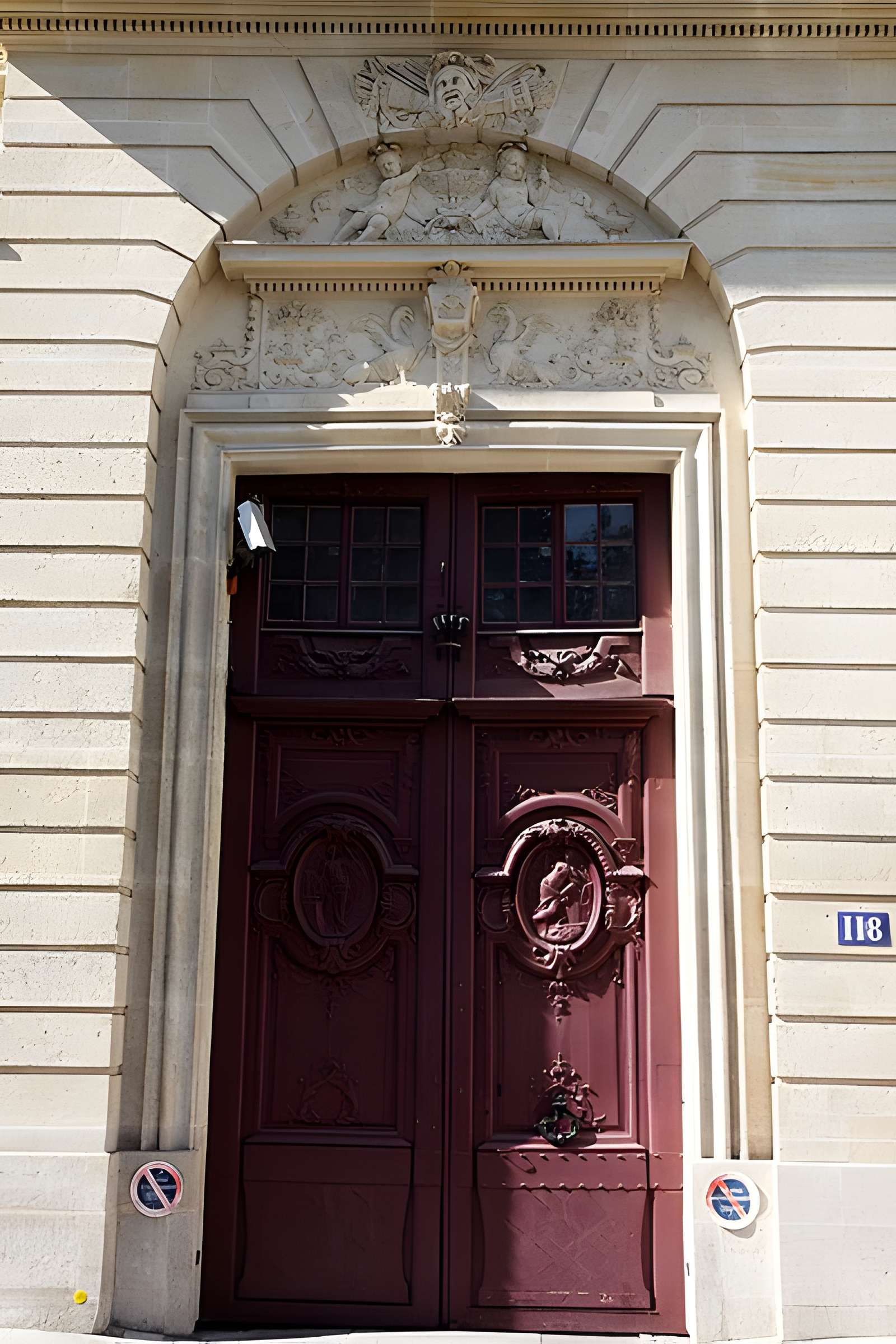 Hôtel de Clermont-Tonnerre, Rue du Bac à Paris