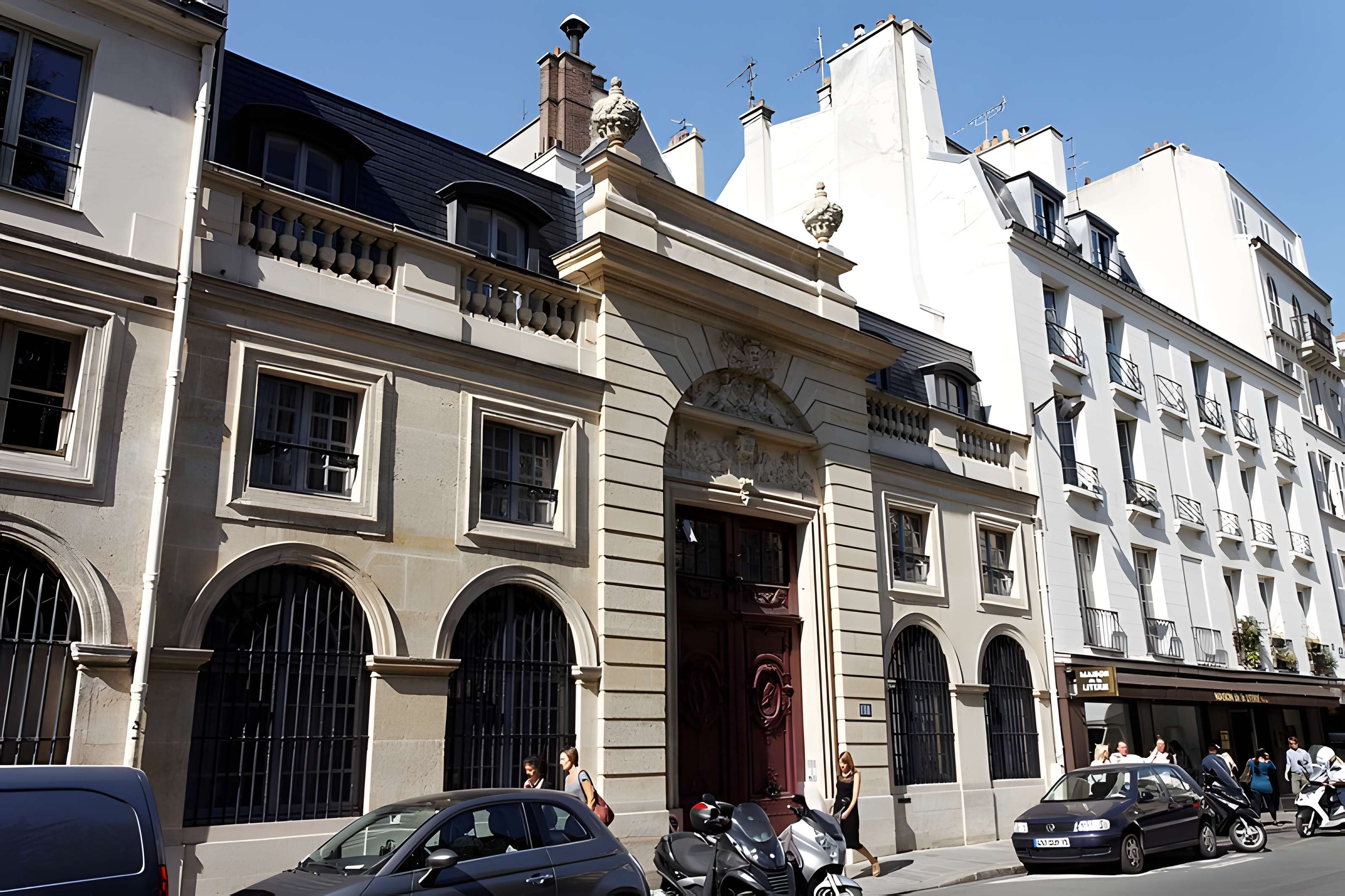 Hôtel de Clermont-Tonnerre, Rue du Bac à Paris