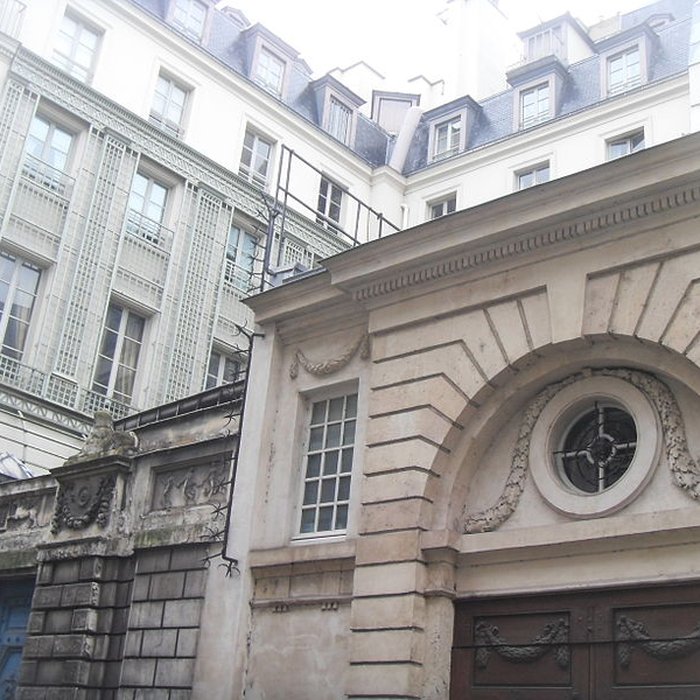 Photo de Hôtel  , dit aussi Hôtel des Vertus, de Courthenay, de Chemilly, de Béthune ou de Croix