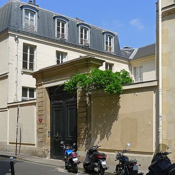 Hôtel  , dit aussi Hôtel des Vertus, de Courthenay, de Chemilly, de Béthune ou de Croix