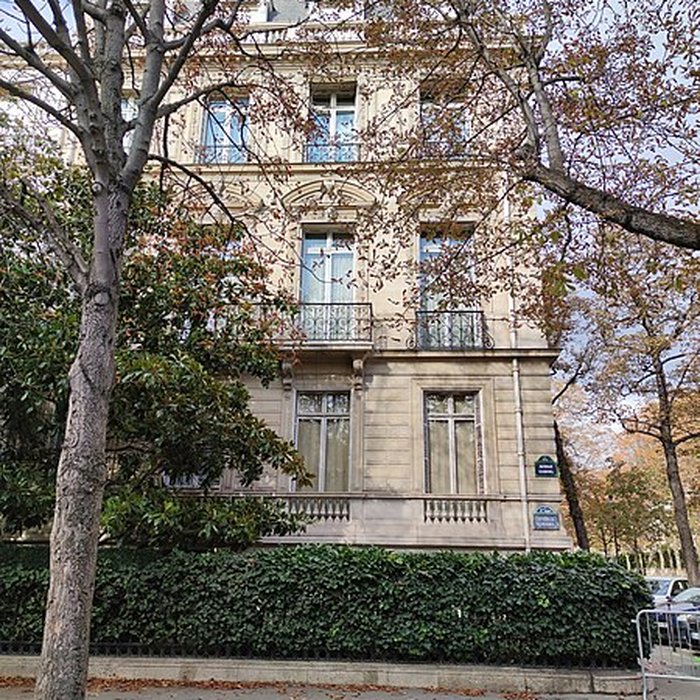 Photo de Immeuble dit Hôtel de lImpératrice Eugénie ou hôtel du Baron Hirsch