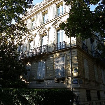 Immeuble dit Hôtel de lImpératrice Eugénie ou hôtel du Baron Hirsch