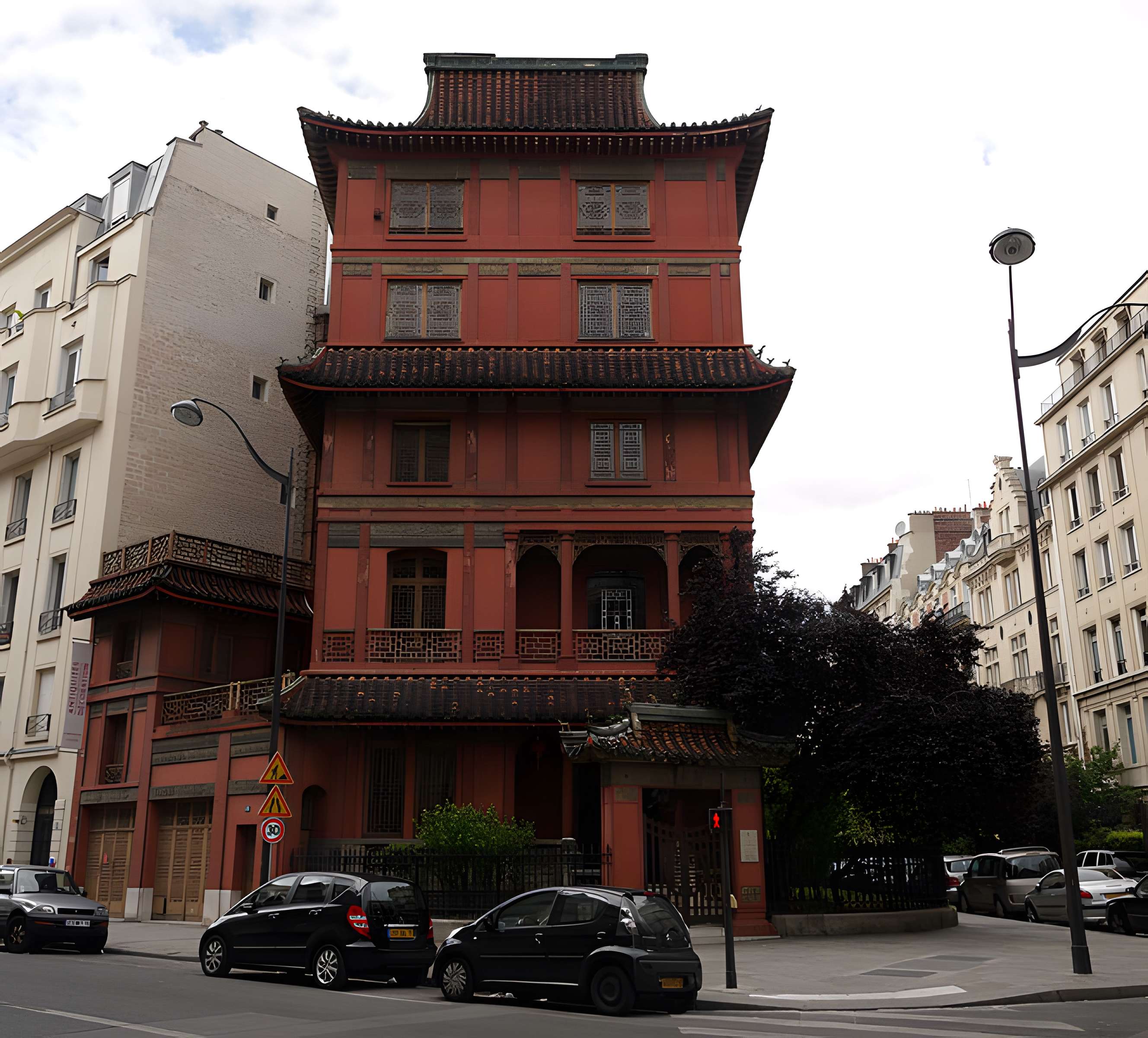 Immeuble dit Hôtel de l'Impératrice Eugénie ou hôtel du Baron Hirsch